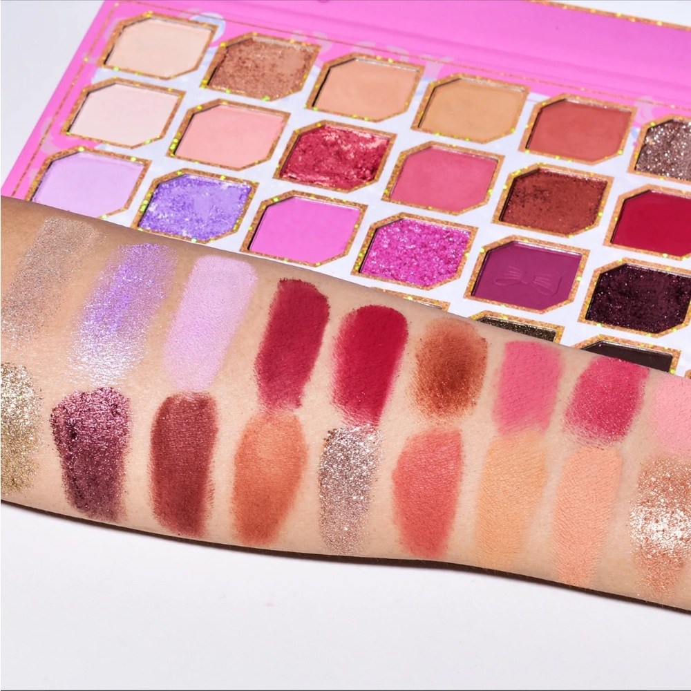 ❤️⭐ Pink Eyeshadow Palette - Picture 3 of 6